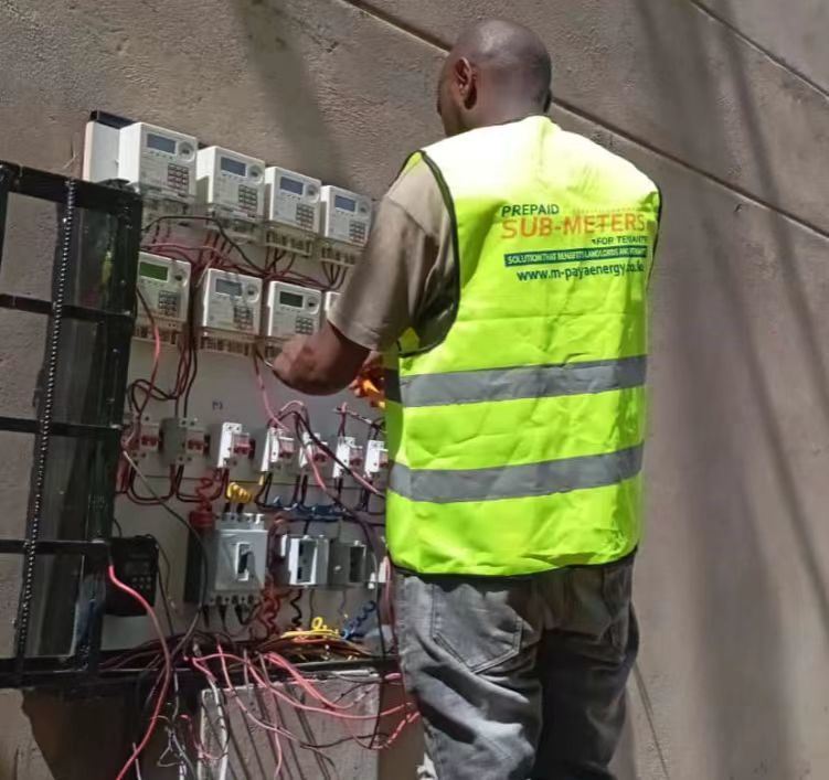 معدات اختبار العداد الكهربائي للتردد 50 هرتز مع بروتوكول STS القياسي لاختبار دائم وطويل الأمد