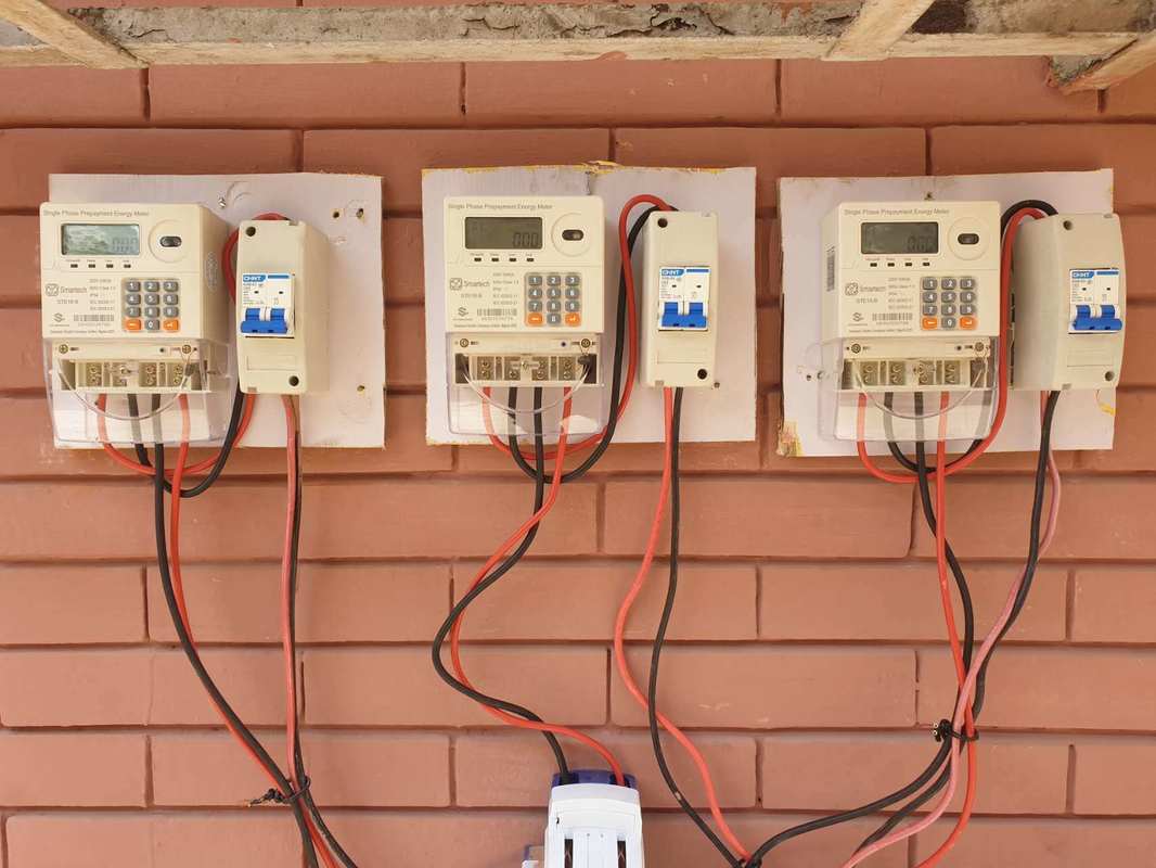 30W Solar Panel 6A/12.8V LiFePO4 Battery PayGo Electricity Indoor Solar Home Power System with Fan&Bulbs&Radio&Torch