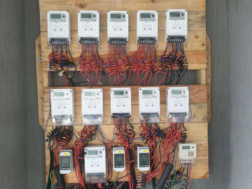 STS Token عداد الكهرباء المدفوع مسبقاً من نوع لوحة مفاتيح ثلاثية المراحل مع التحكم عن بعد وإعادة الشحن